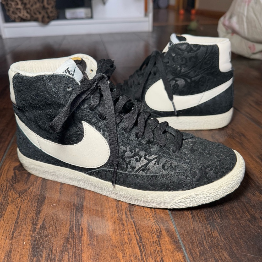 Nike Blazer black vintage antique print size 7.5 (m) 9 (w)